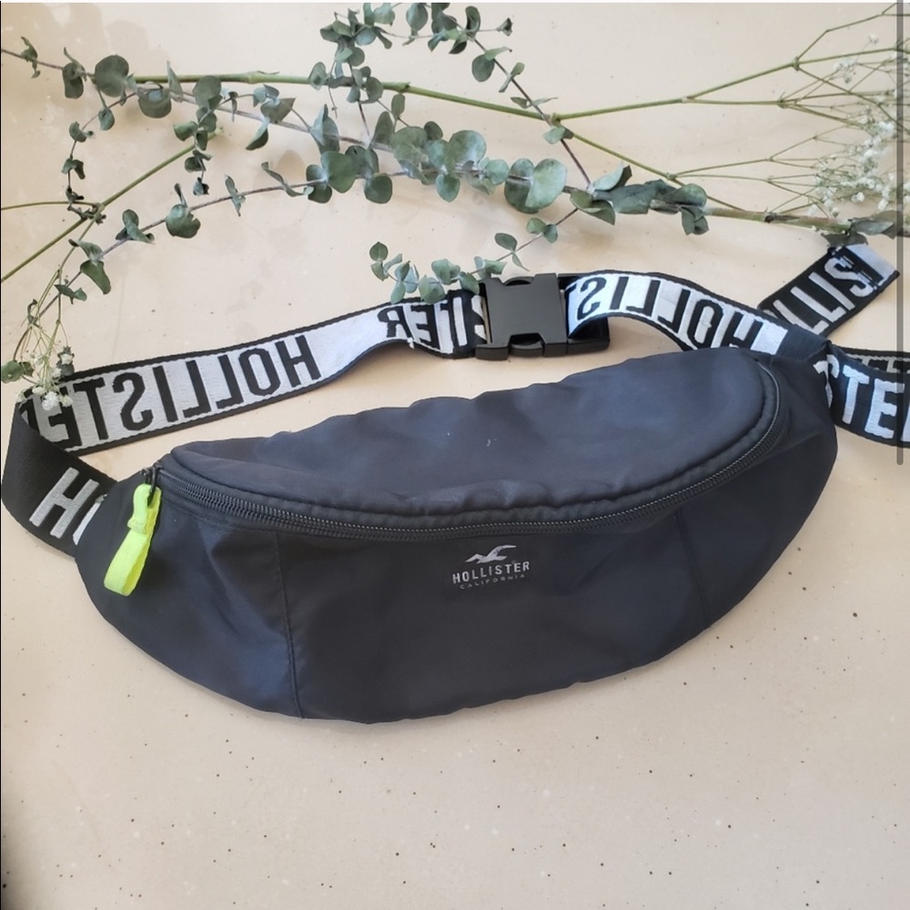Hollister California Black Nein Green Fanny Pack
